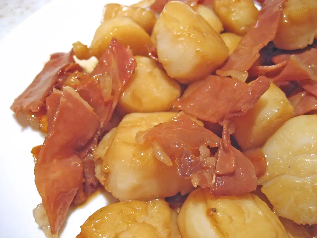 Stir-Fried Scallops with Ham